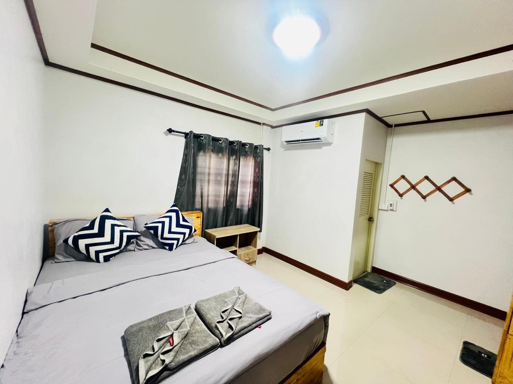 Lungwang Guest House บ้านรักไทย ภายนอก รูปภาพ