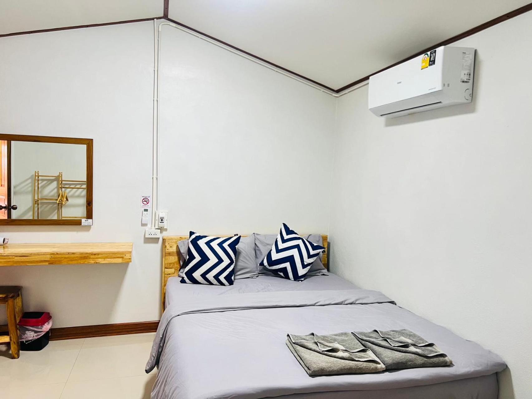 Lungwang Guest House บ้านรักไทย ภายนอก รูปภาพ
