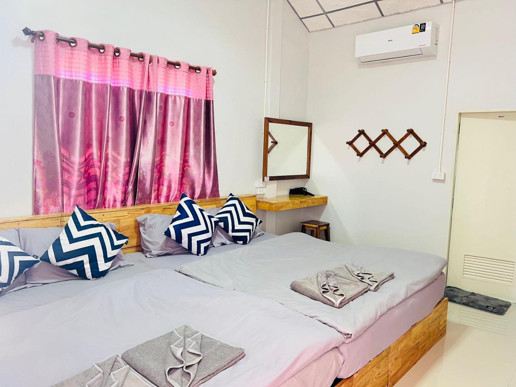 Lungwang Guest House บ้านรักไทย ภายนอก รูปภาพ