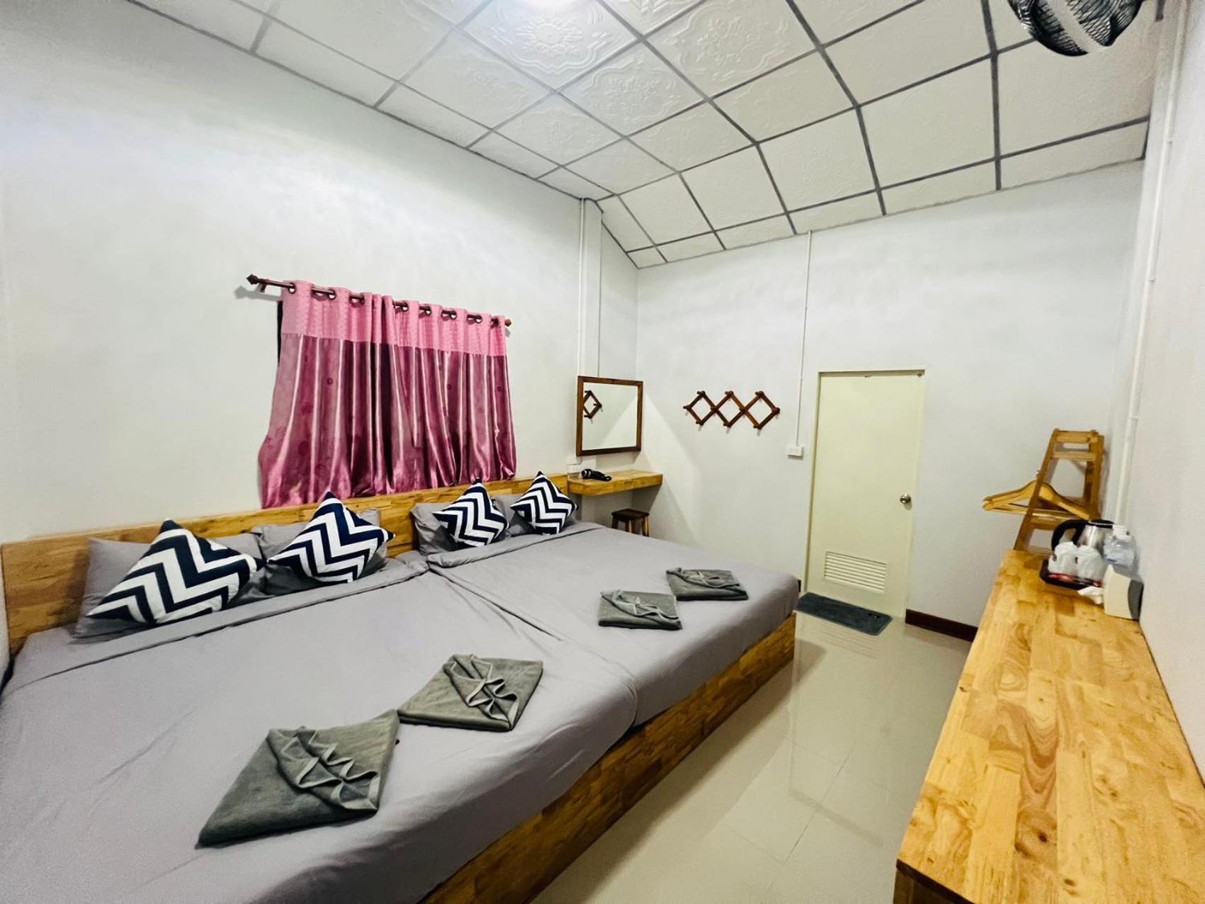 Lungwang Guest House บ้านรักไทย ภายนอก รูปภาพ