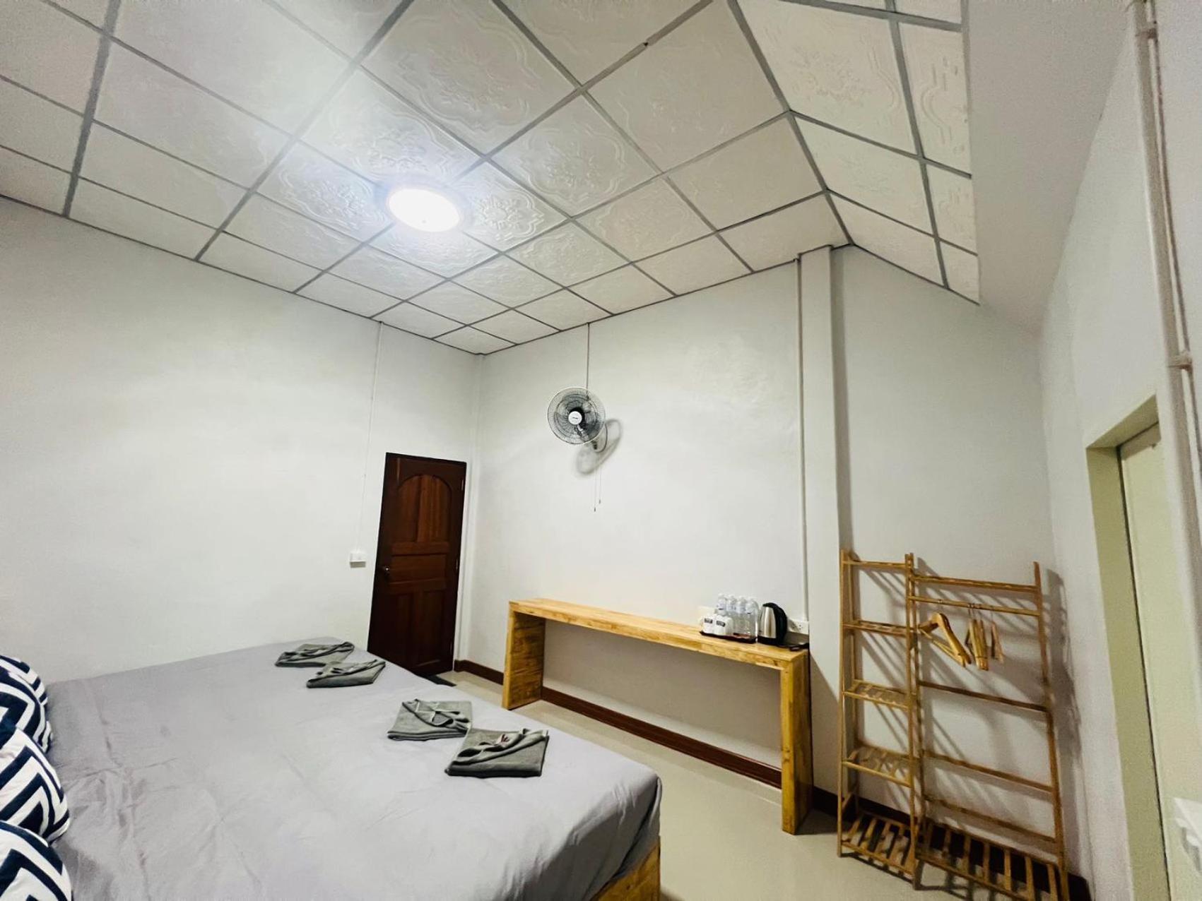 Lungwang Guest House บ้านรักไทย ภายนอก รูปภาพ