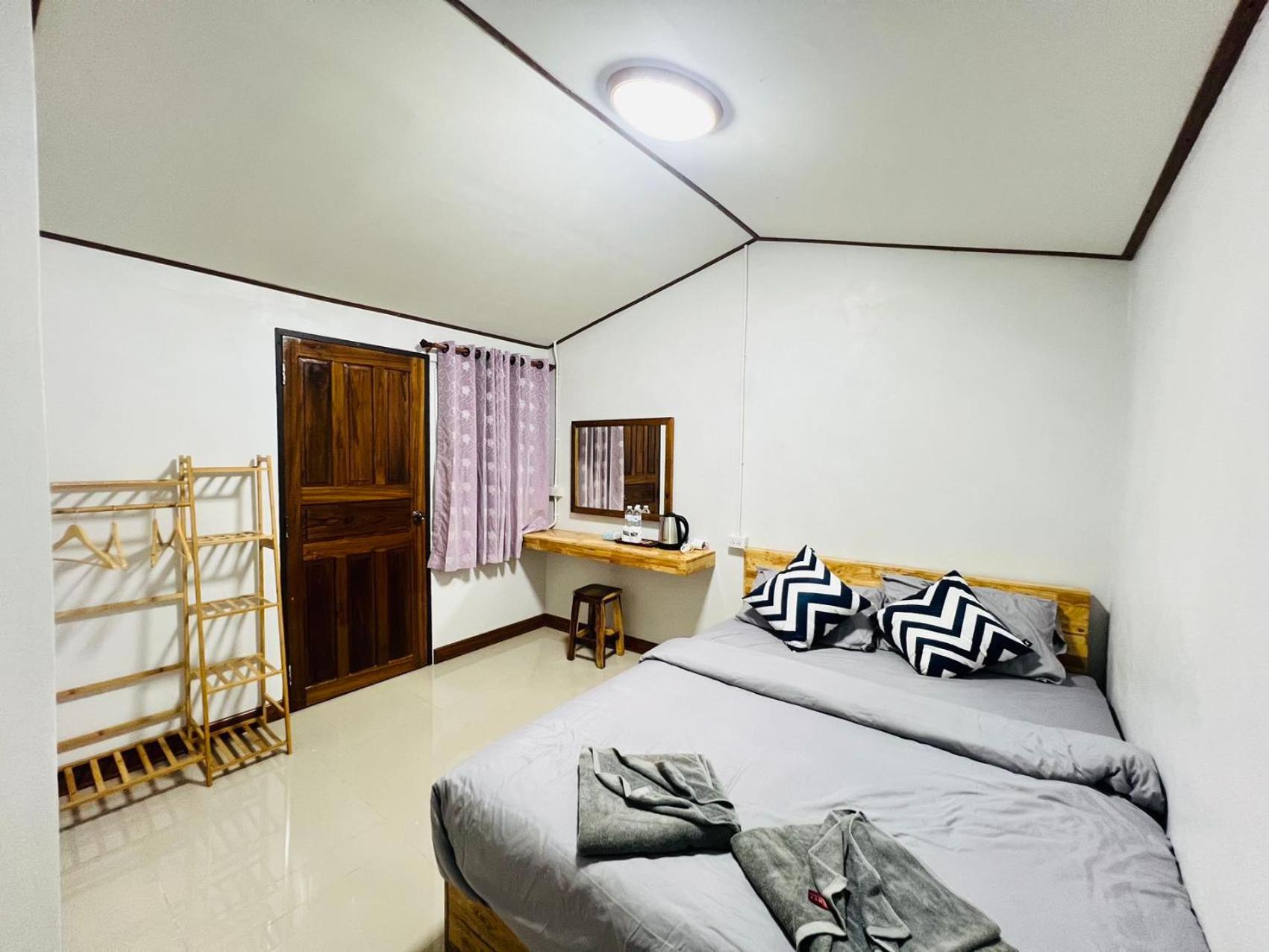 Lungwang Guest House บ้านรักไทย ภายนอก รูปภาพ
